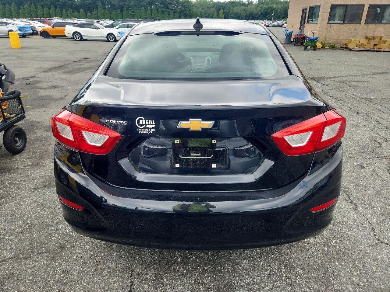 2017 Chevrolet Cruze Ls - Image 6