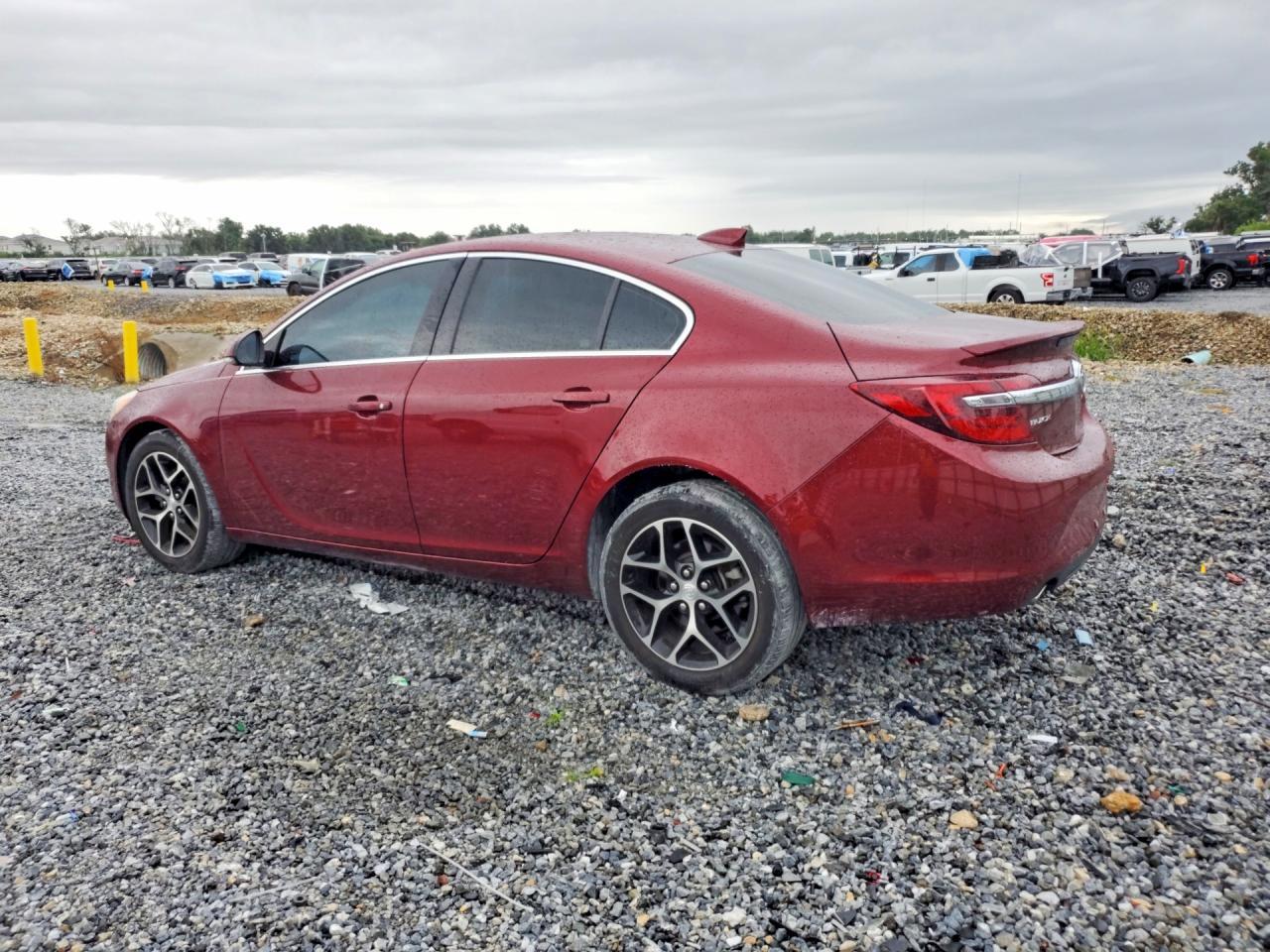 2017 Buick Regal Sport Touring - Фото 2