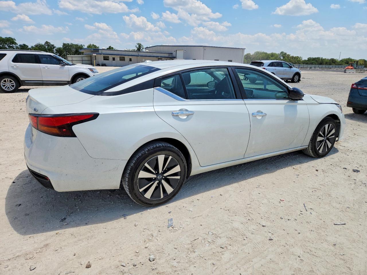 2022 Nissan Altima Sv - Image 3