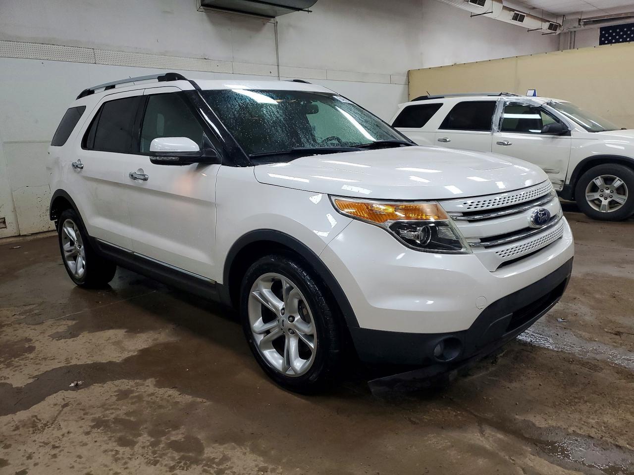 2015 Ford Explorer Limited - Image 4