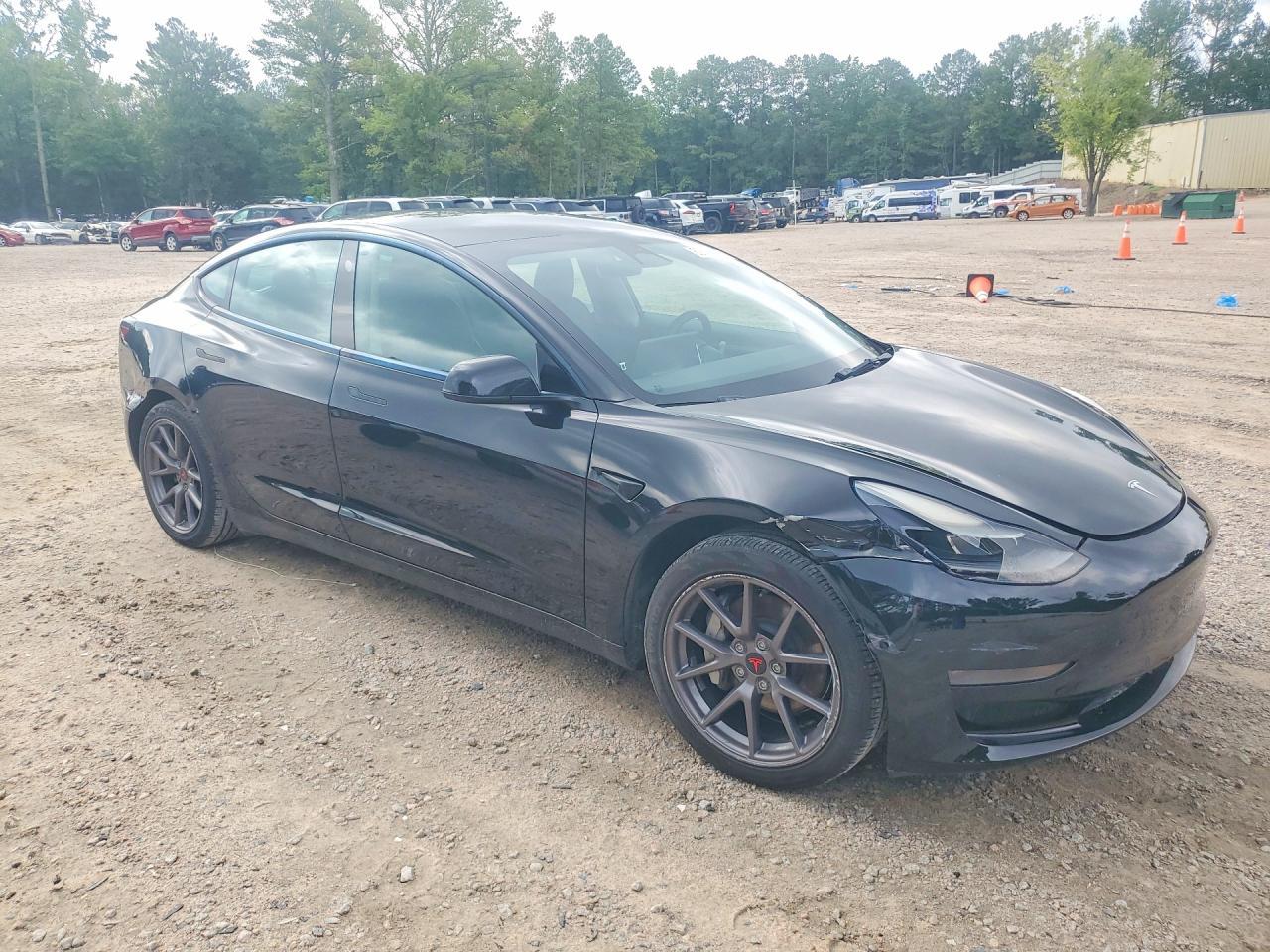 2021 Tesla Model 3 - Image 4