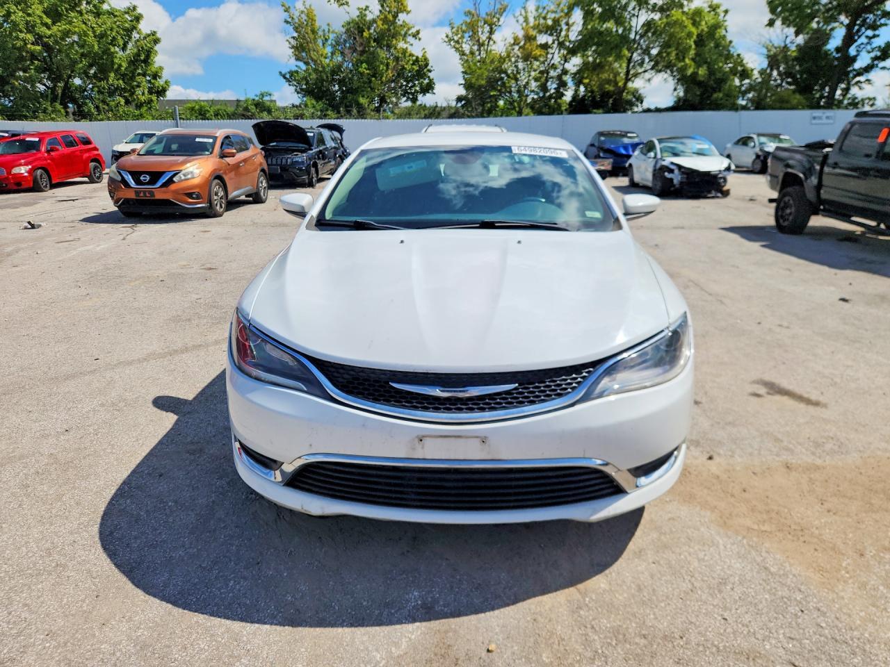 2015 Chrysler 200 Limited - Фото 5