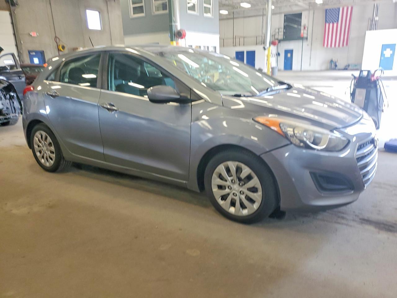 2017 Hyundai Elantra Gt Base - Фото 4