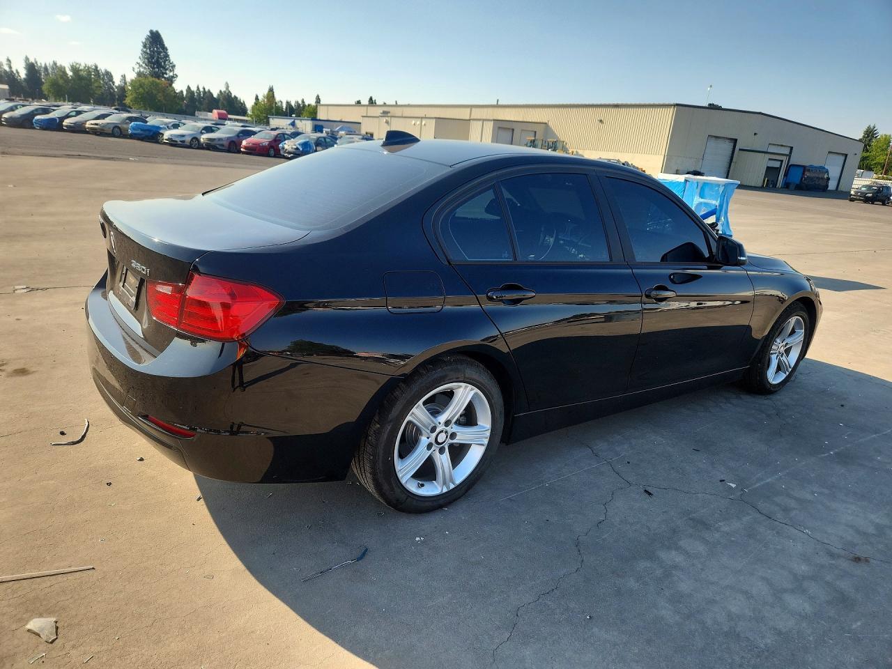 2014 BMW 320 I - Фото 3