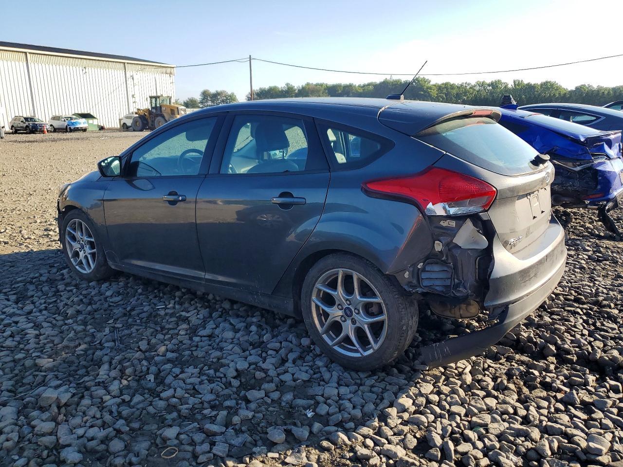2015 Ford Focus Se - Image 2