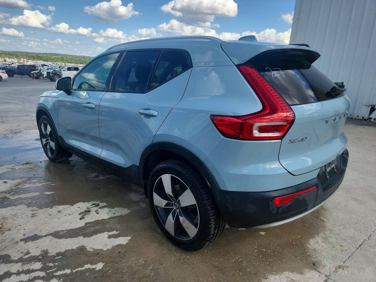 2019 Volvo Xc40 T5 Momentum - Фото 2