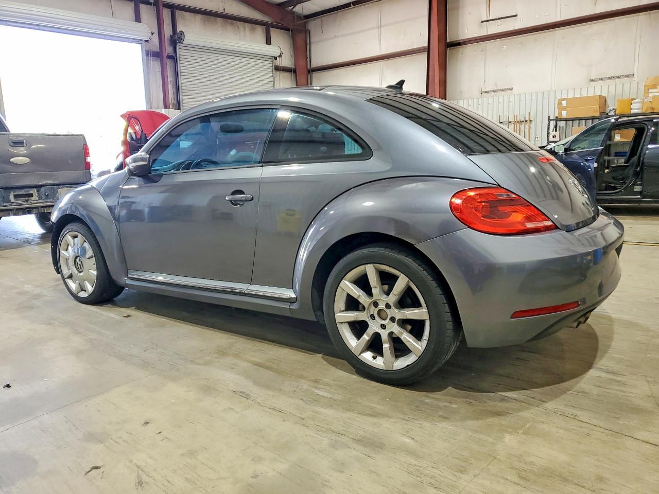 2014 Volkswagen Beetle Beetle, Beetle Black Turbo, Beetle Whiteturbo - Image 2