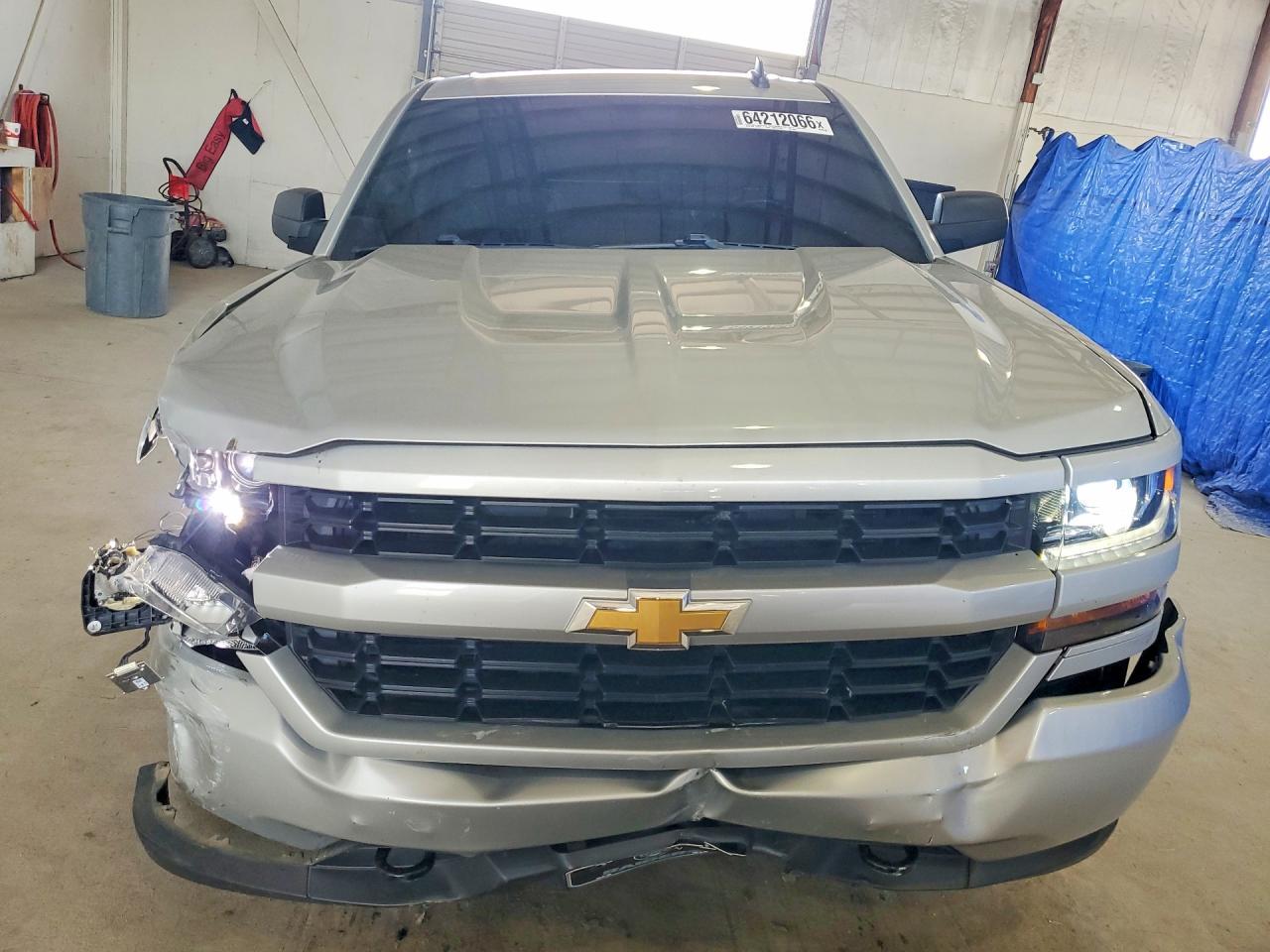 2018 Chevrolet Silverado K1500 Custom - Фото 5