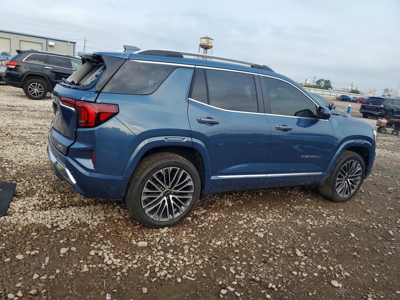 2026 GMC Terrain Denali - Фото 3