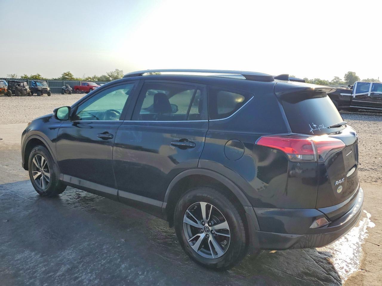 2018 Toyota Rav4 Xle - Фото 2