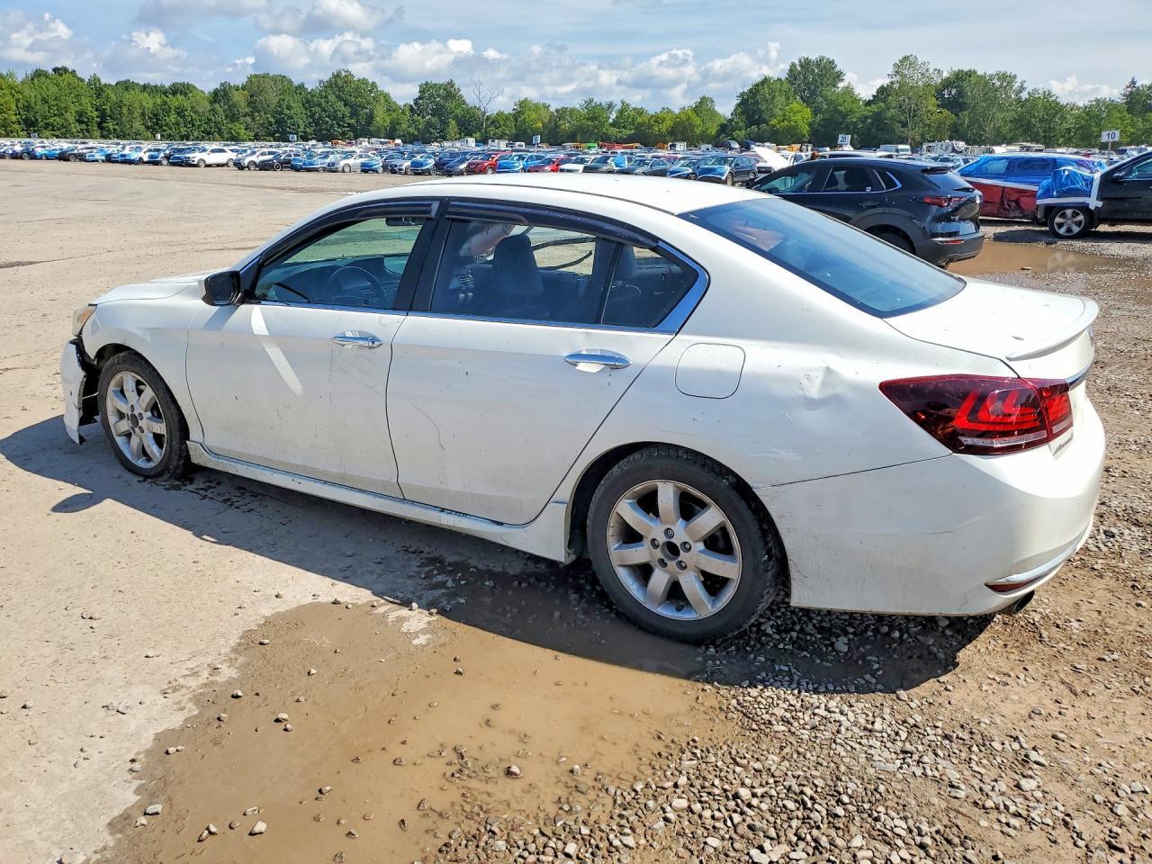 2017 Honda Accord Sport - Фото 2