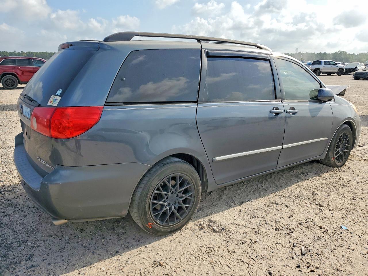 2008 Toyota Sienna Xle Limited - Image 3