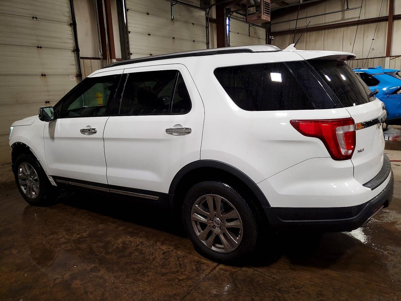 2019 Ford Explorer Xlt - Фото 2