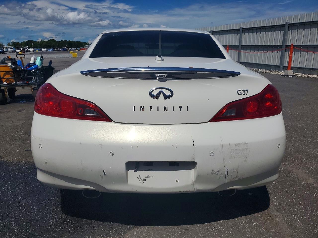 2012 Infiniti G37 Convertible Base - Фото 6