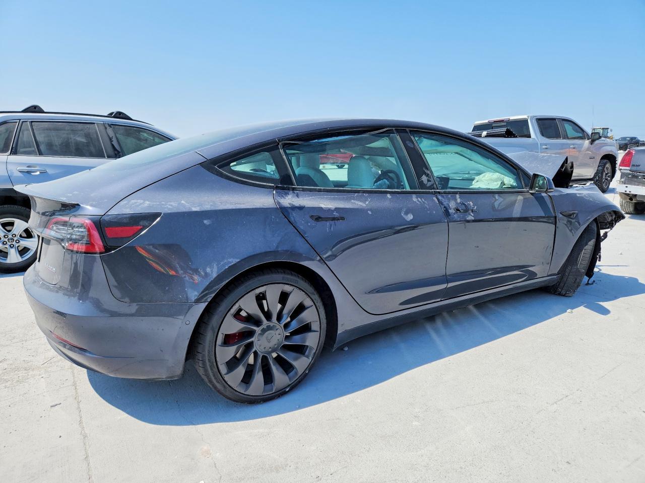 2022 Tesla Model 3 - Фото 3