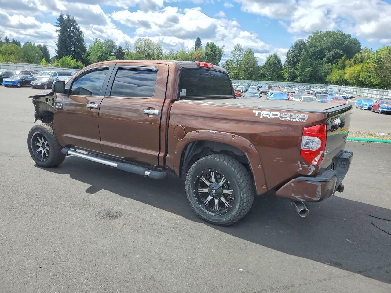 2014 Toyota Tundra Crewmax Platinum - Image 2