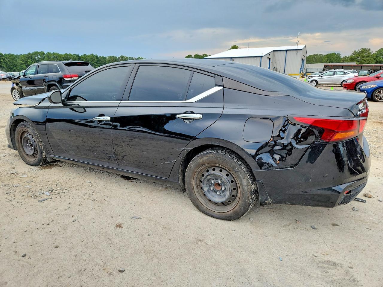 2022 Nissan Altima S - Фото 2