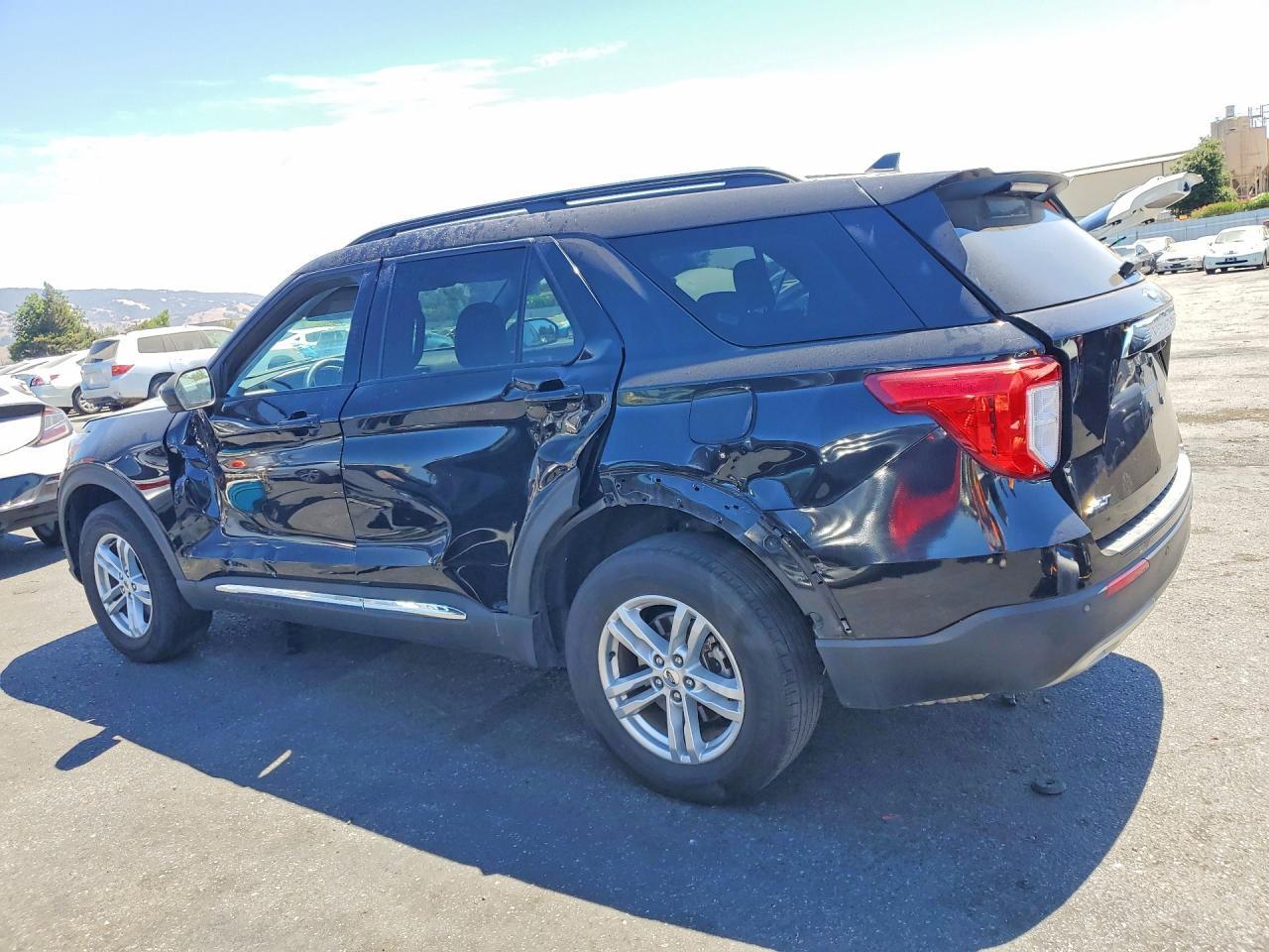 2023 Ford Explorer Xlt - Image 2