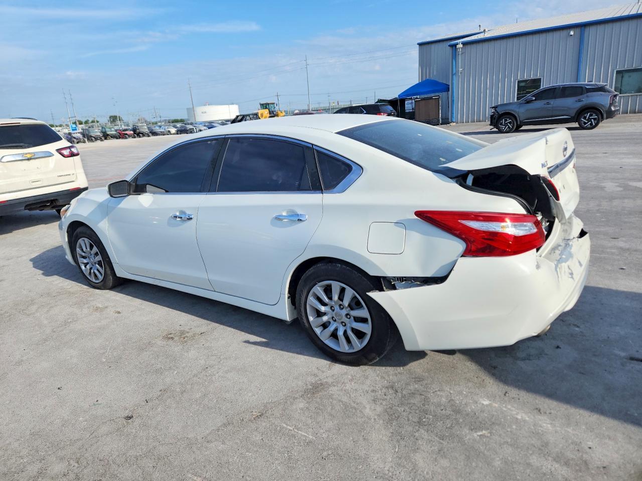 2016 Nissan Altima 2.5 S - Фото 2