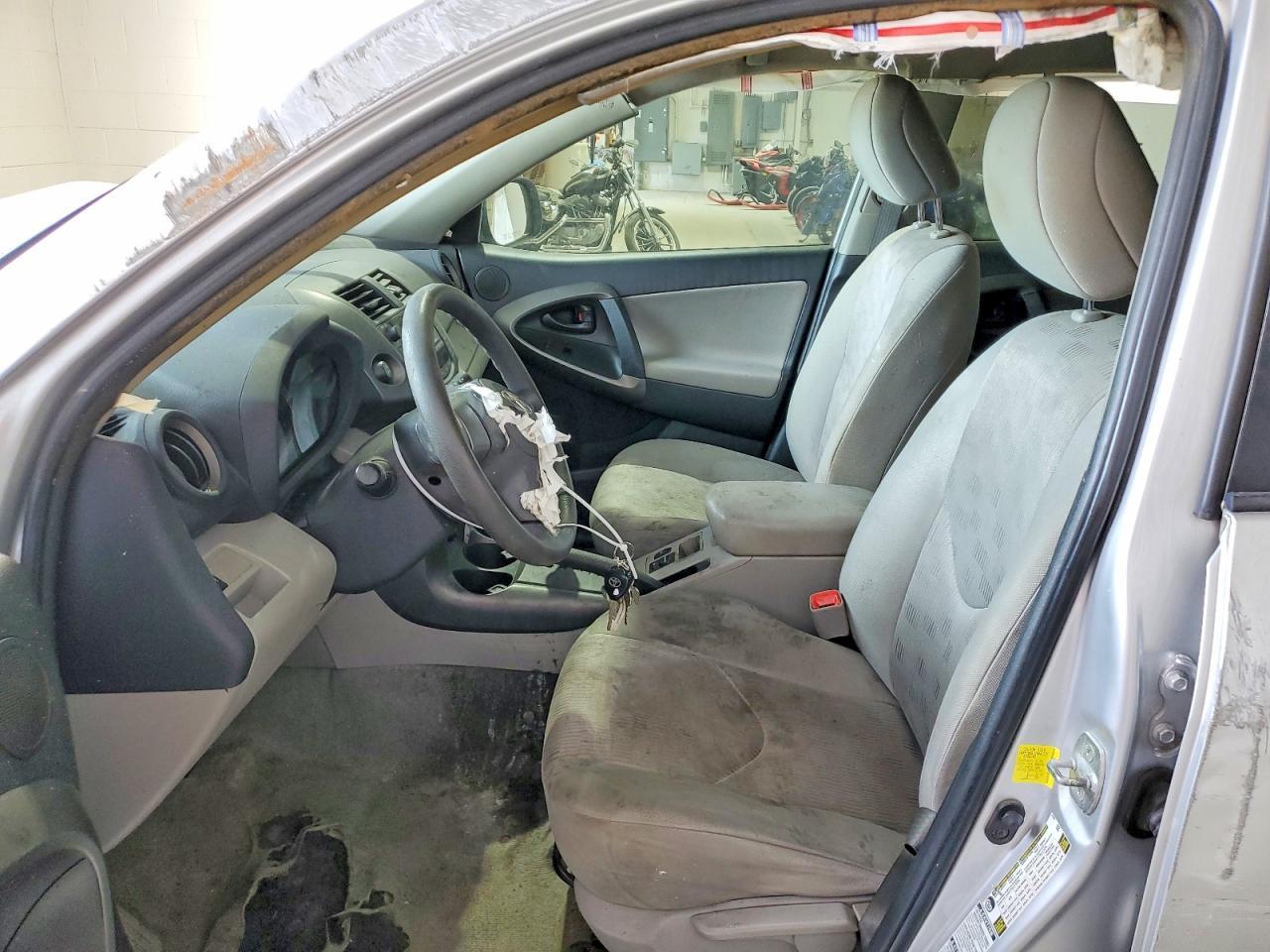 2011 Toyota Rav4 Base - Фото 7