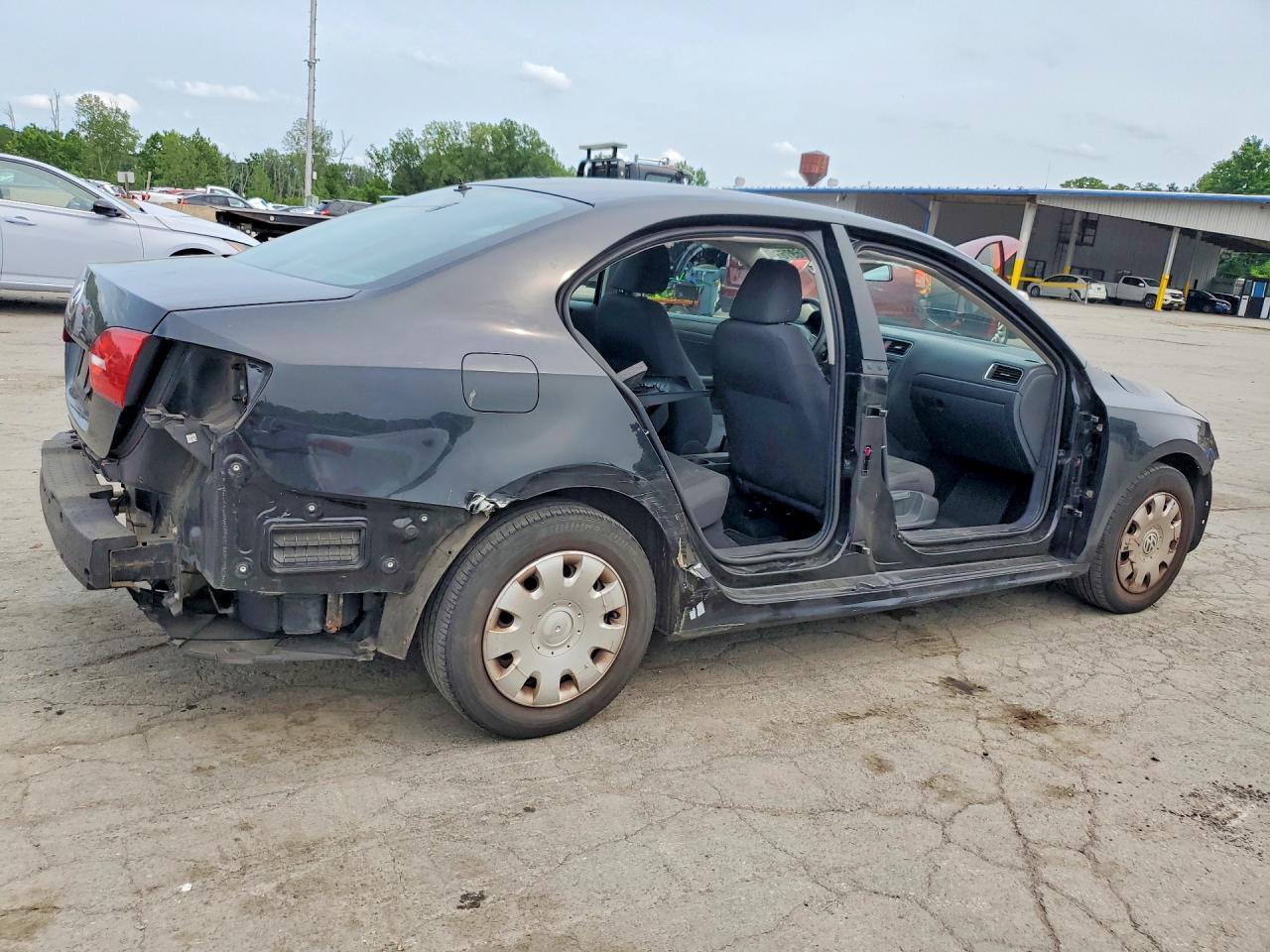 2013 Volkswagen Jetta Base - Image 3