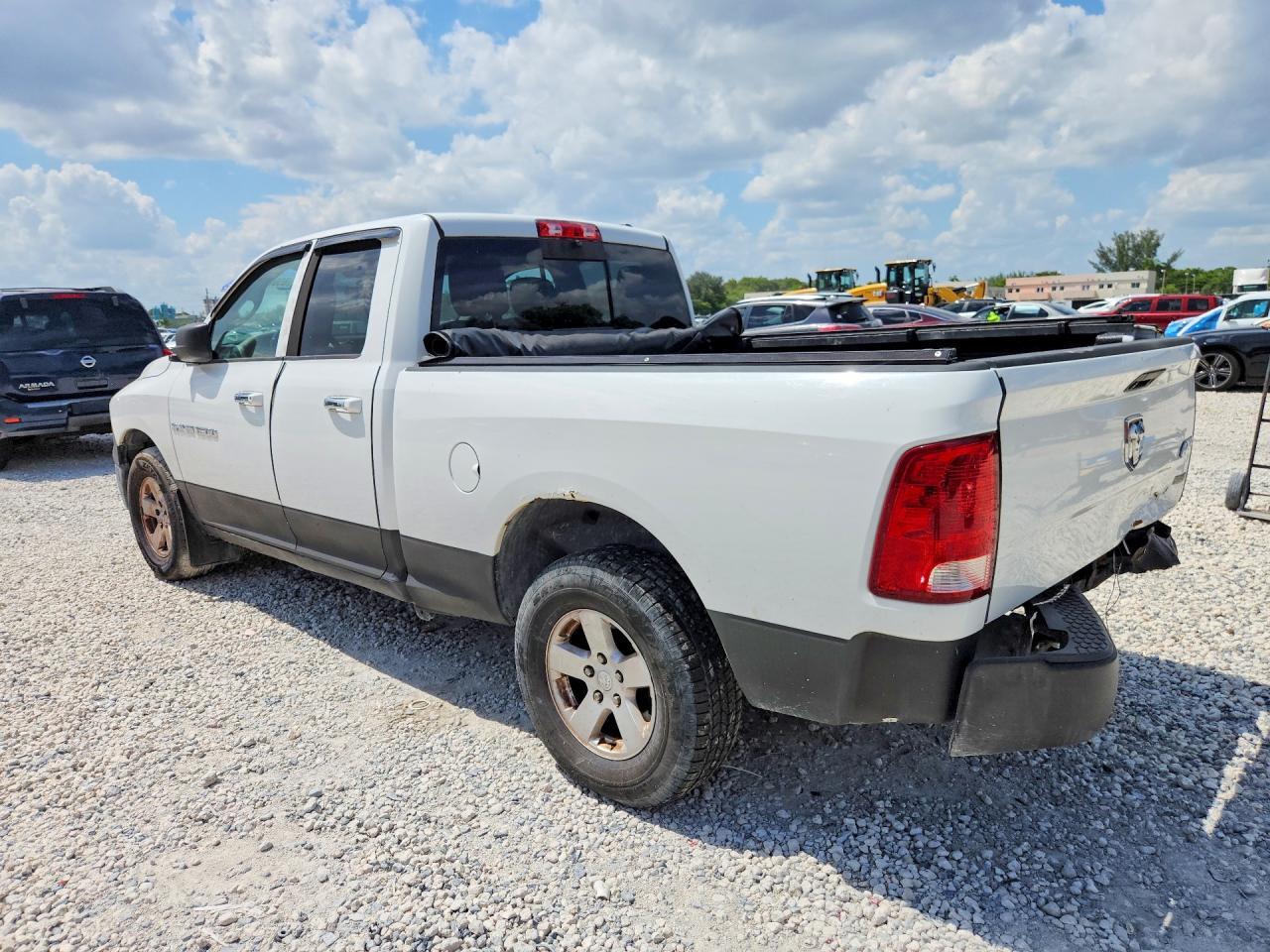 2011 Dodge Ram 1500 - Фото 2