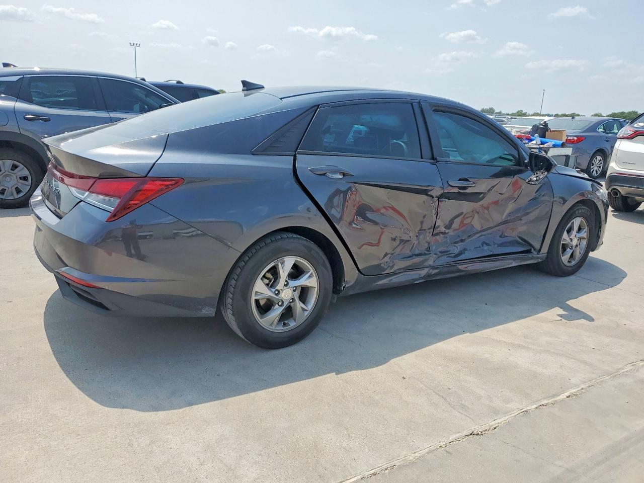 2022 Hyundai Elantra Se - Фото 3