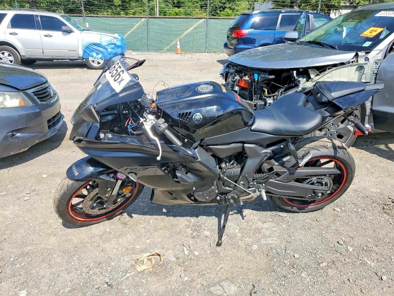 2025 Yamaha Yzfr7 - Фото 3