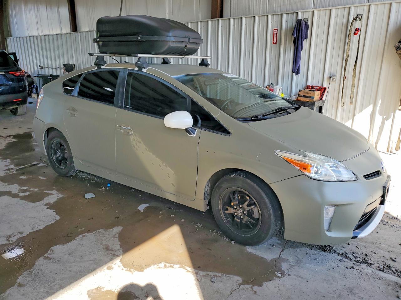 2015 Toyota Prius Two - Фото 4