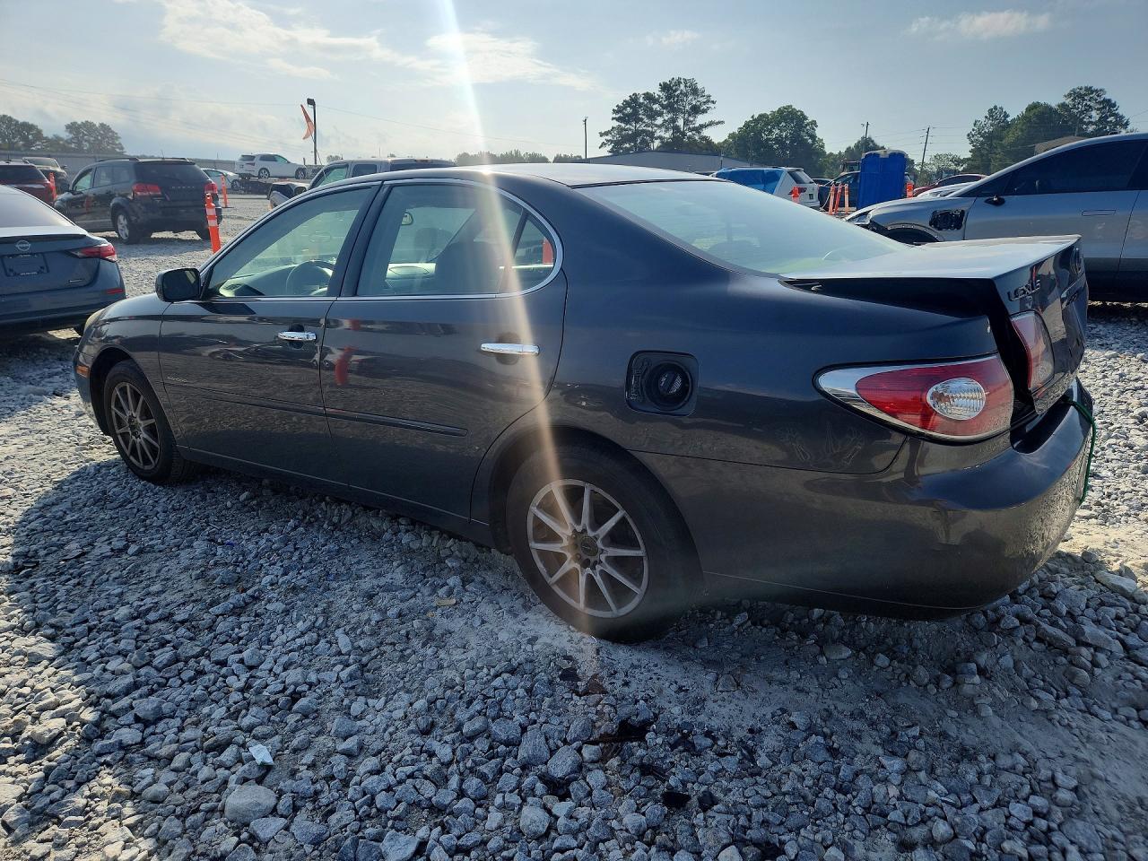 2004 Lexus Es 330 - Image 2