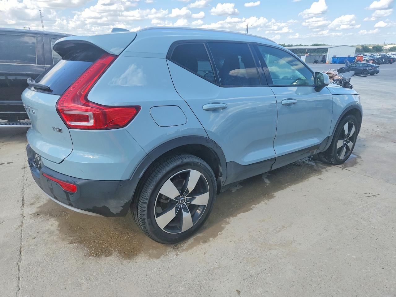2019 Volvo Xc40 T5 Momentum - Фото 3