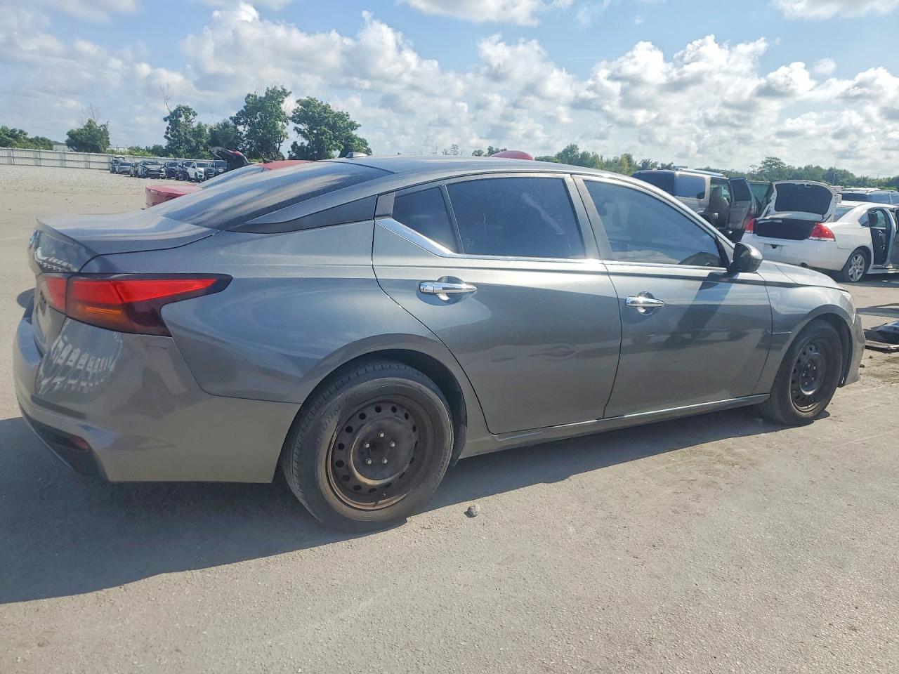 2020 Nissan Altima S - Image 3