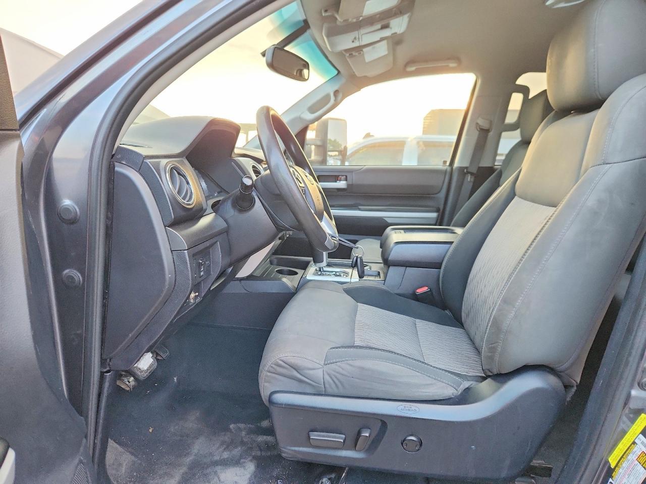 2015 Toyota Tundra Sr5 - Image 7