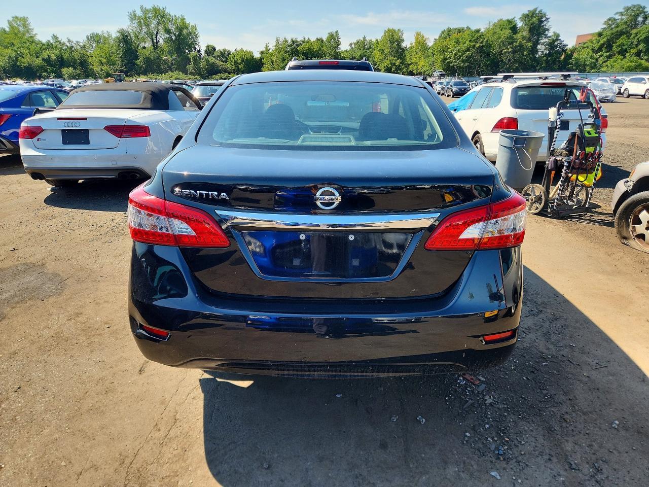 2015 Nissan Sentra S - Фото 6