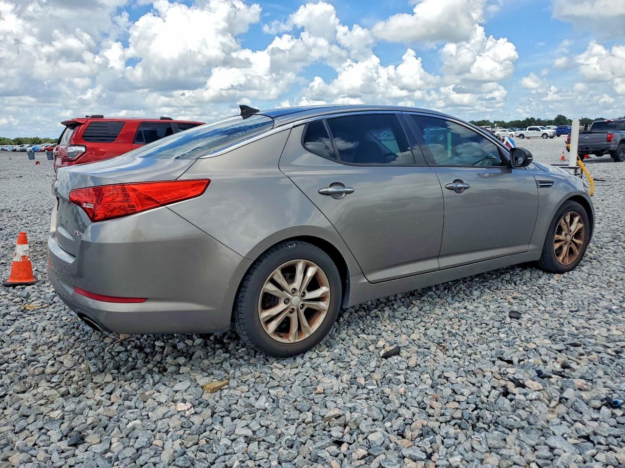 2013 Kia Optima Ex - Image 3