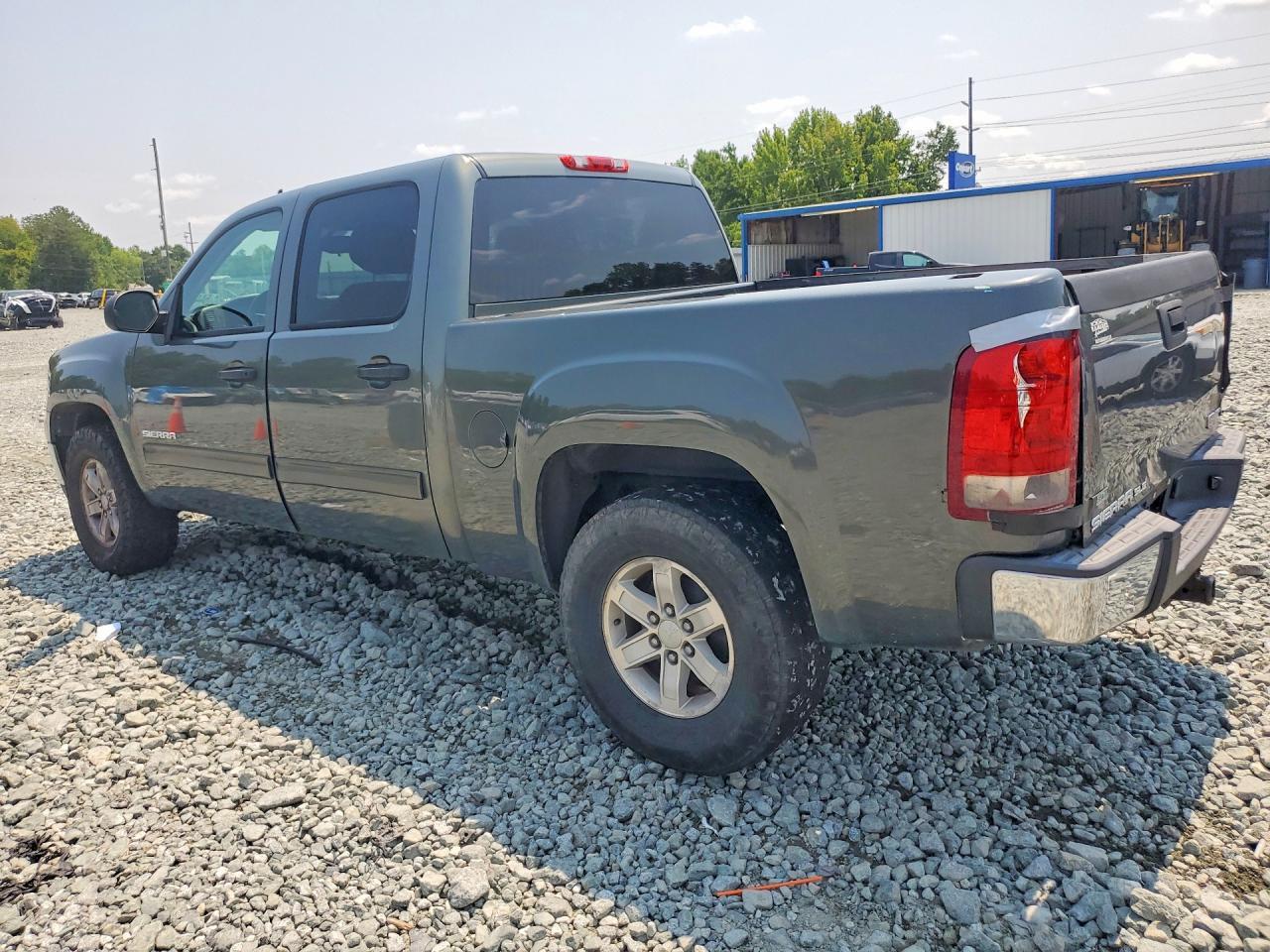 2011 GMC Sierra K1500 Sle - Image 2