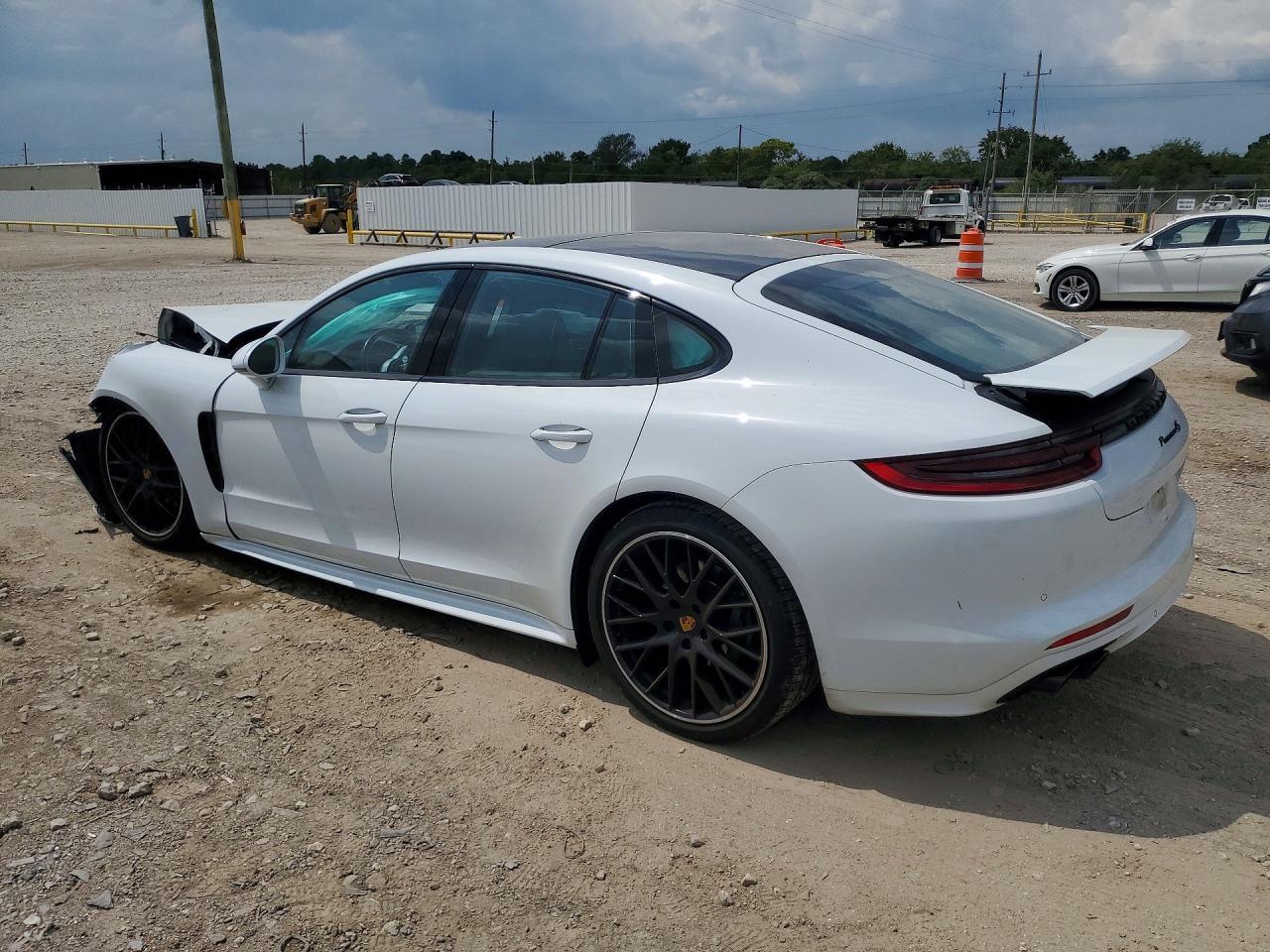 2018 Porsche Panamera 4S - Image 2