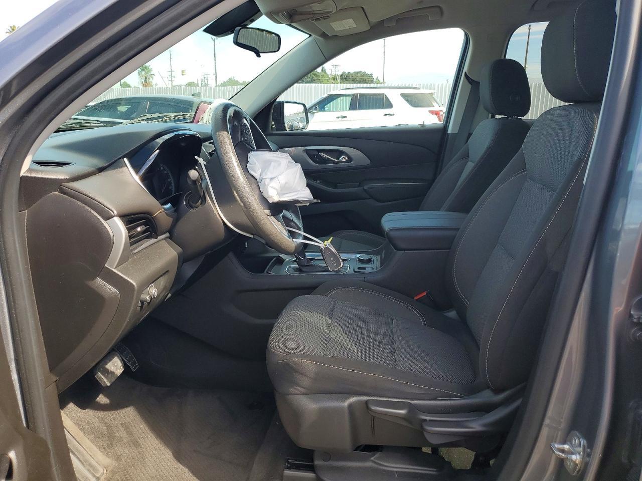 2020 Chevrolet Traverse Ls - Фото 7