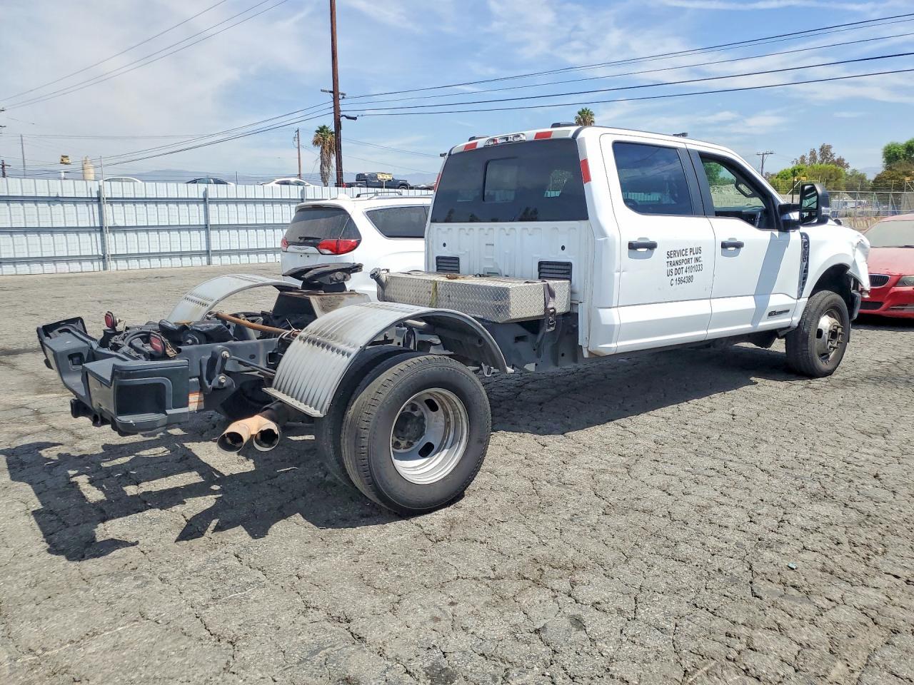 2023 Ford F350 Super Duty - Фото 3
