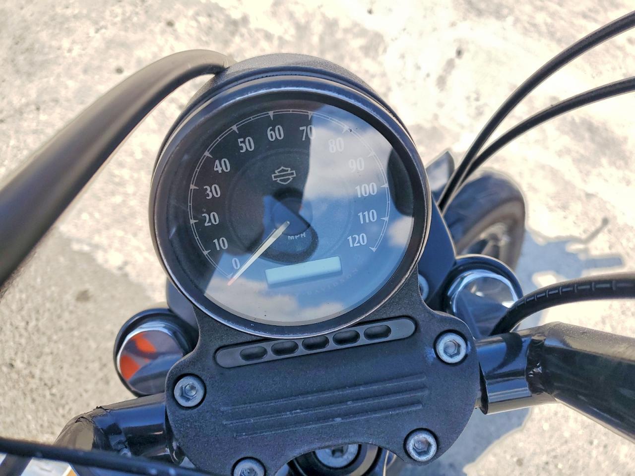 2017 Harley-Davidson Xl883 Iron 883 - Image 7