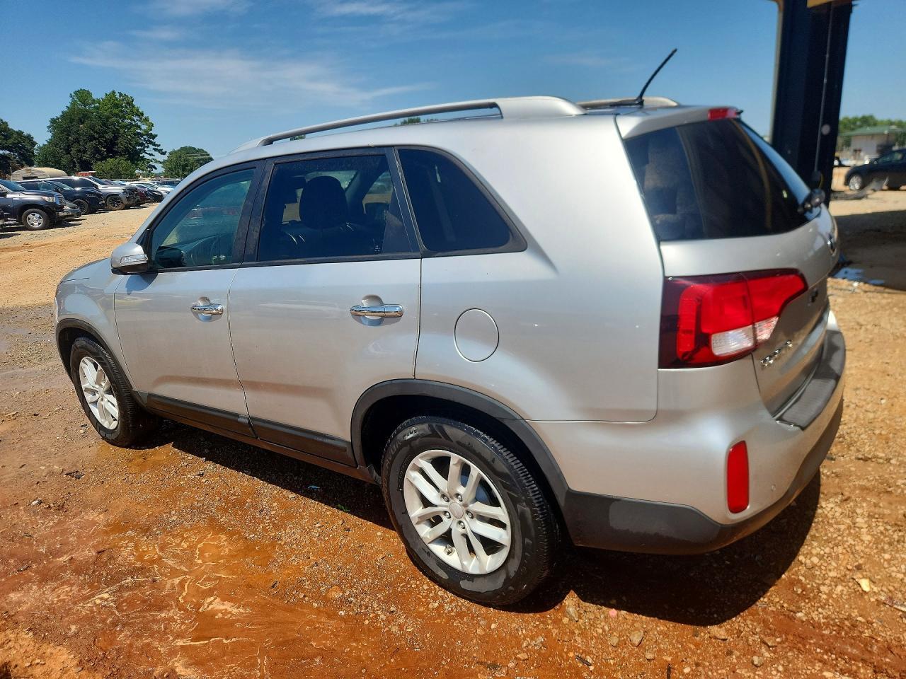 2014 Kia Sorento Lx - Image 2