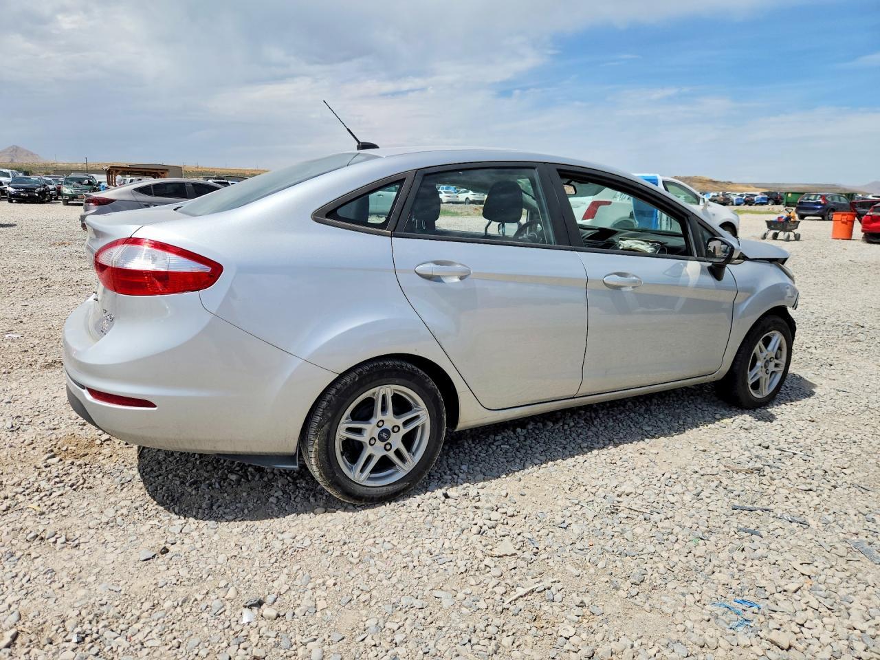 2019 Ford Fiesta Se - Фото 3