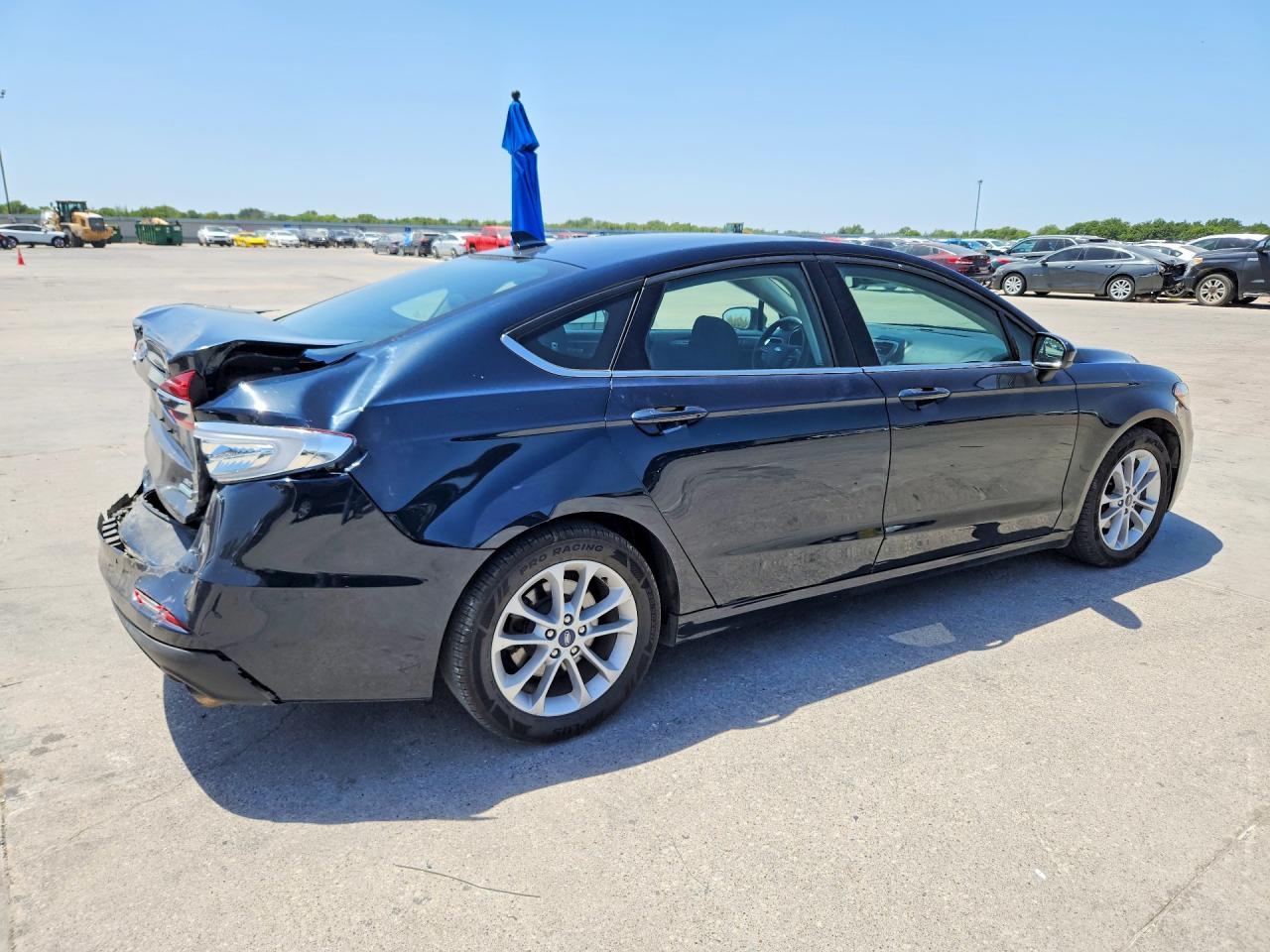 2020 Ford Fusion Se - Фото 3