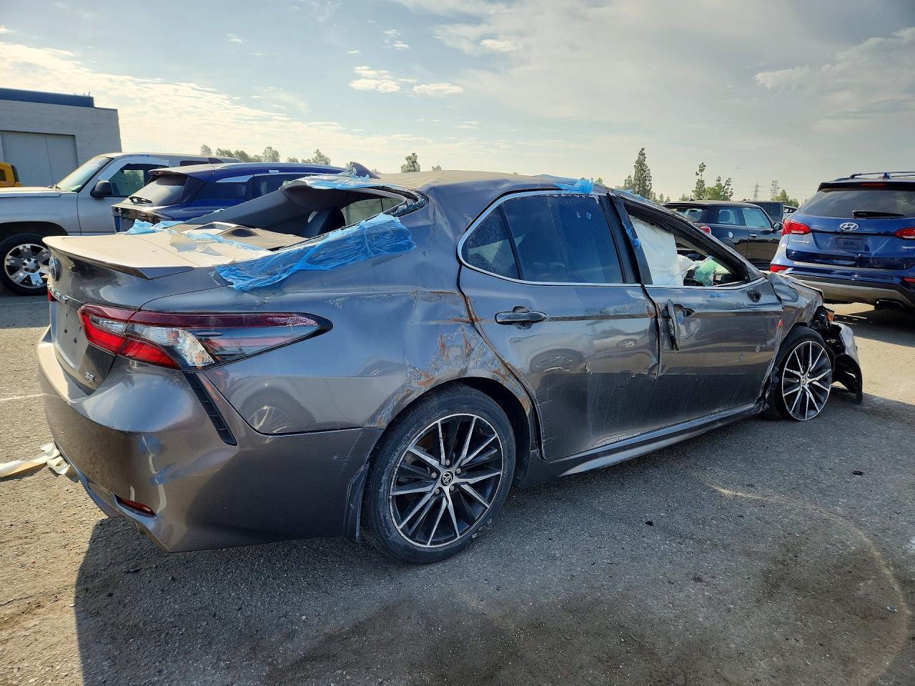 2021 Toyota Camry Se - Image 3