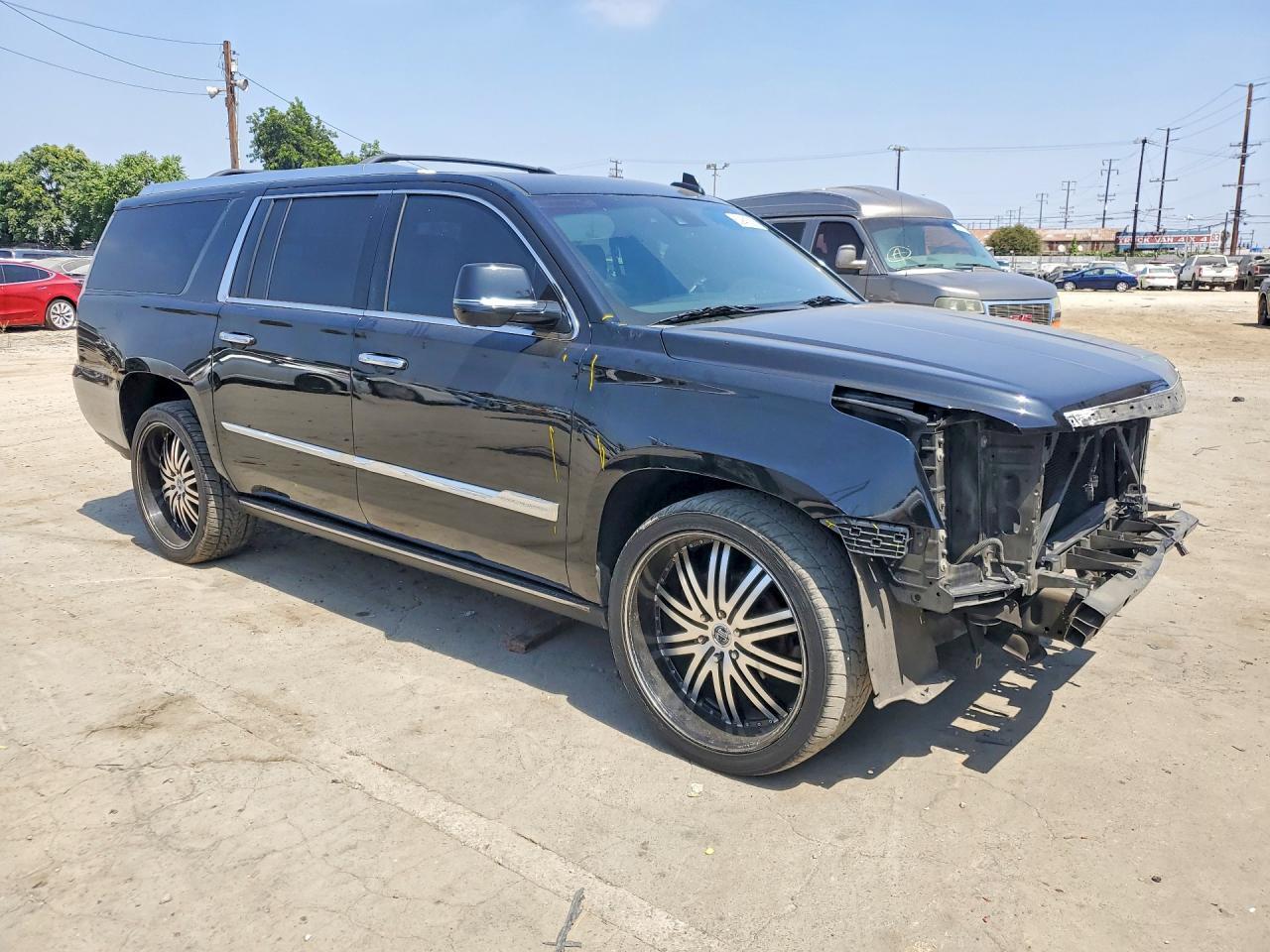 2016 Cadillac Escalade Esv Platinum - Image 4