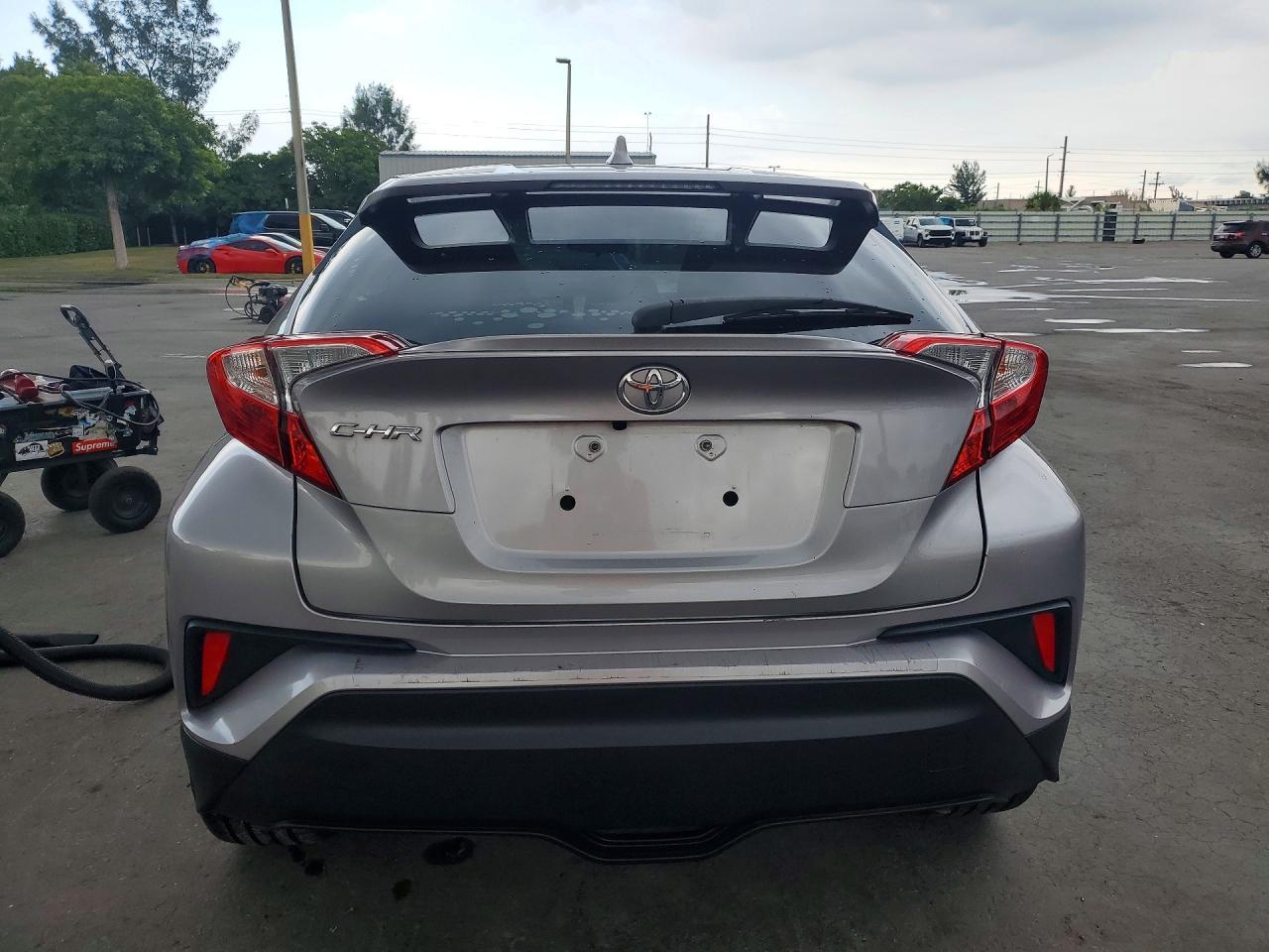 2020 Toyota C-Hr Le - Image 6