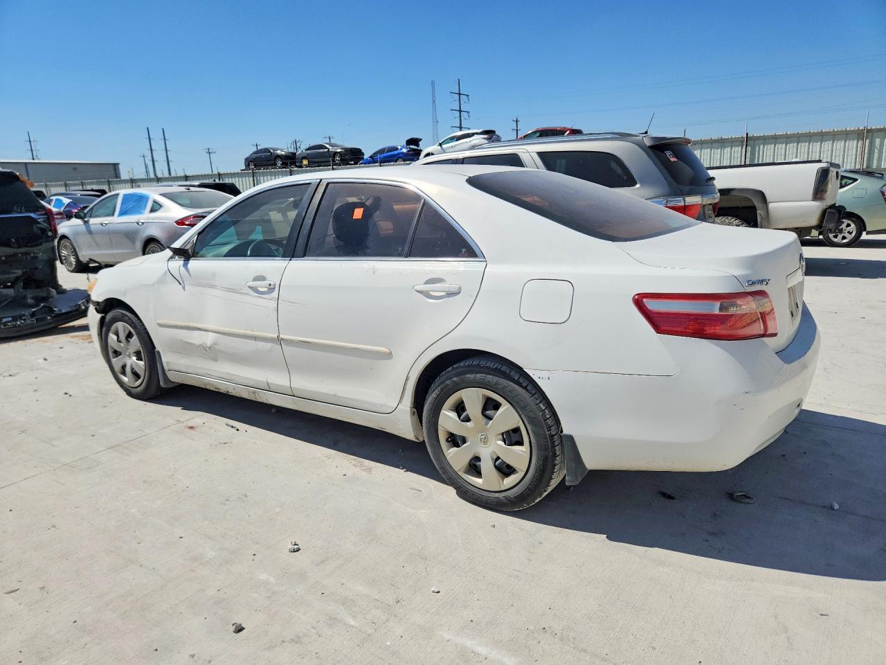 2009 Toyota Camry Le - Фото 2