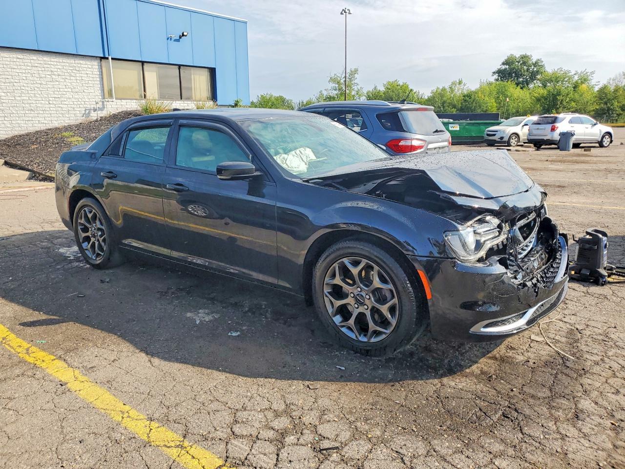 2016 Chrysler 300 S - Image 4