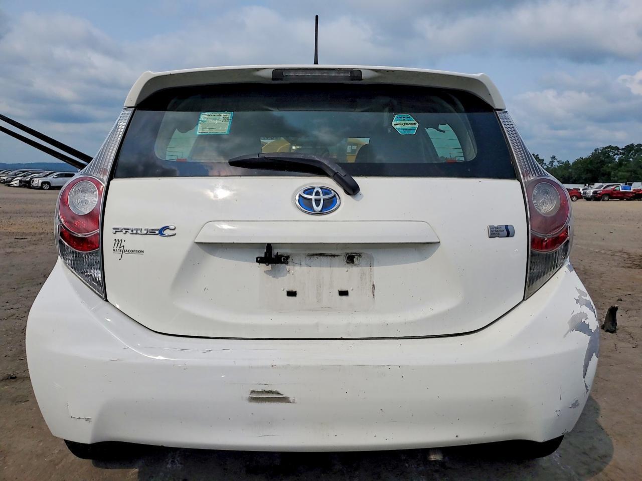 2013 Toyota Prius C Four - Фото 6