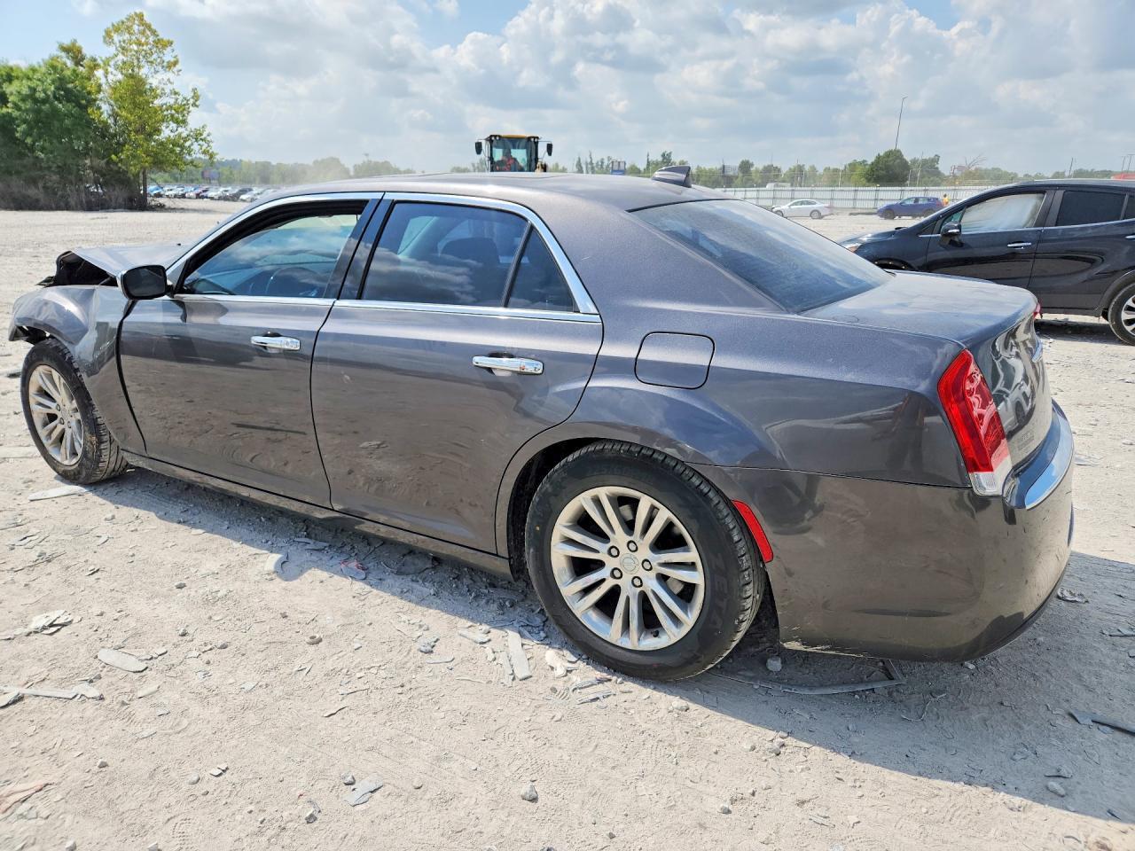 2016 Chrysler 300C - Фото 2